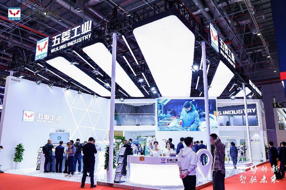 五菱工業(yè)-上海車展設(shè)計搭建
